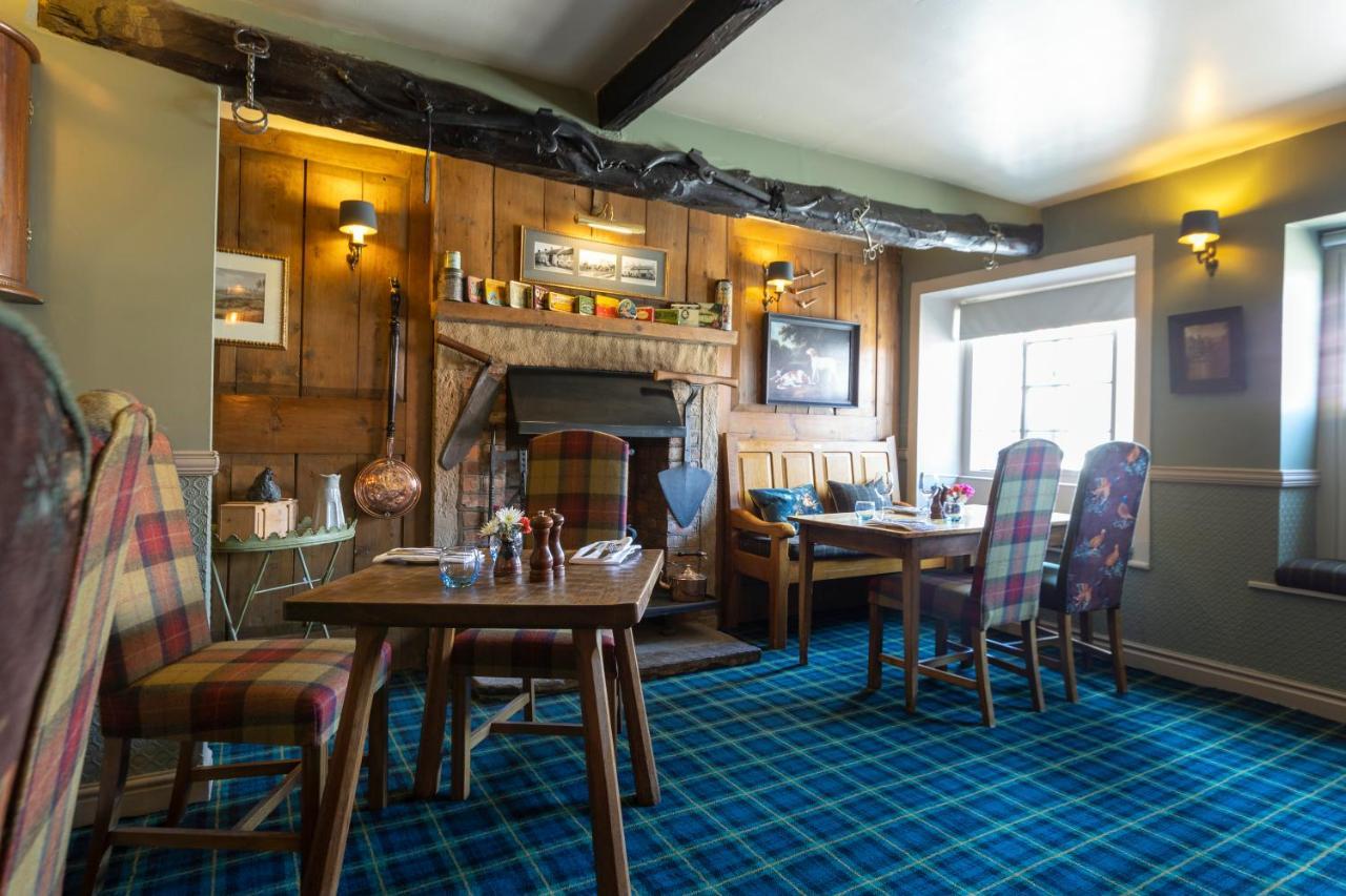 The Fox And Hounds Country Inn Pickering Exterior photo